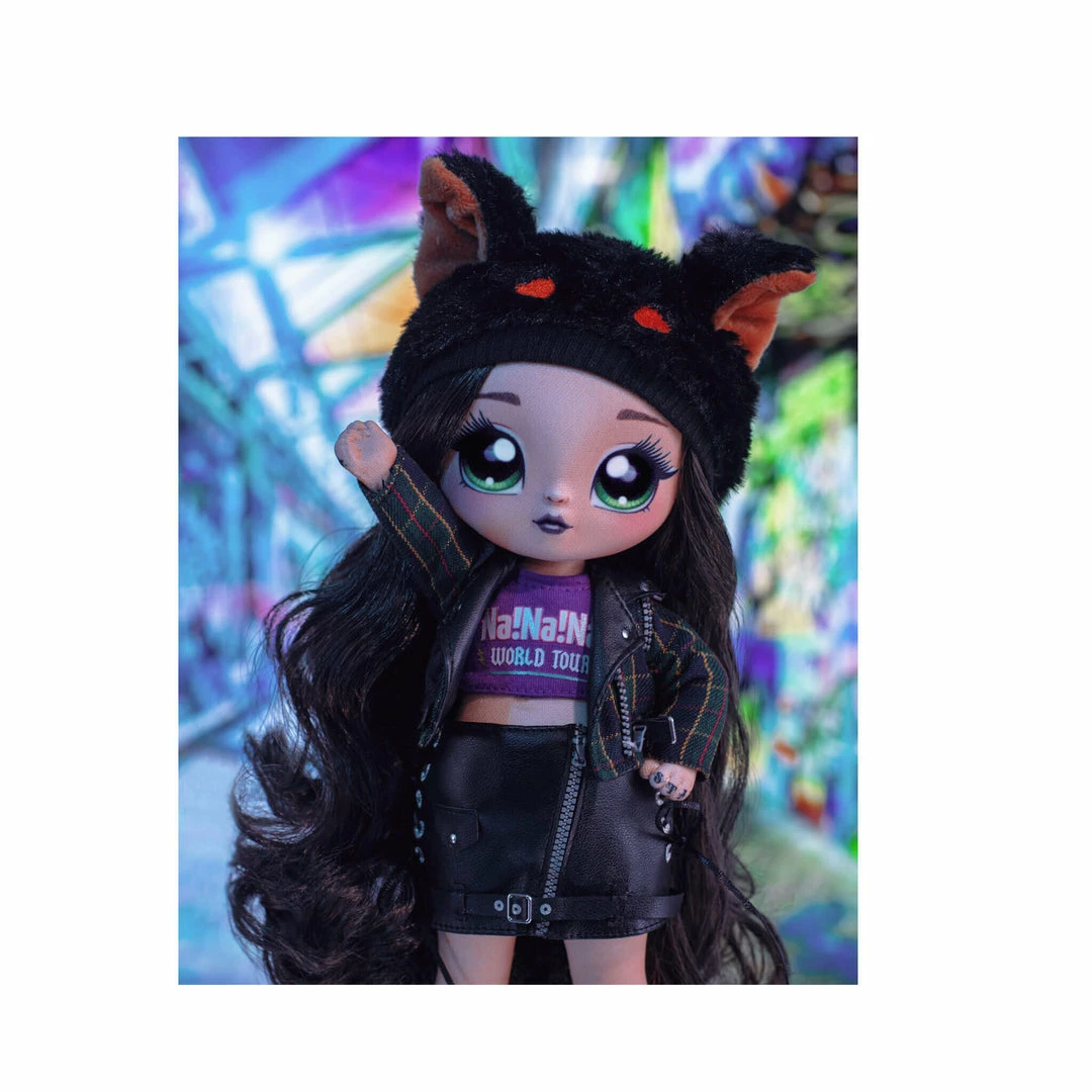 Na Na Na Surprise Teens Fashion Doll – Rebel Dare, Dog Inspired 4 Na Na Na Surprise Teens Fashion Doll – Rebel Dare, Dog Inspired