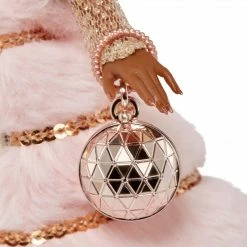 LOL Surprise Holiday OMG 2021 Collector NYE Queen Fashion Doll With Gold Fashions And Accessories 19 LOL Surprise Holiday OMG 2021 Collector NYE Queen Fashion Doll With Gold Fashions And Accessories