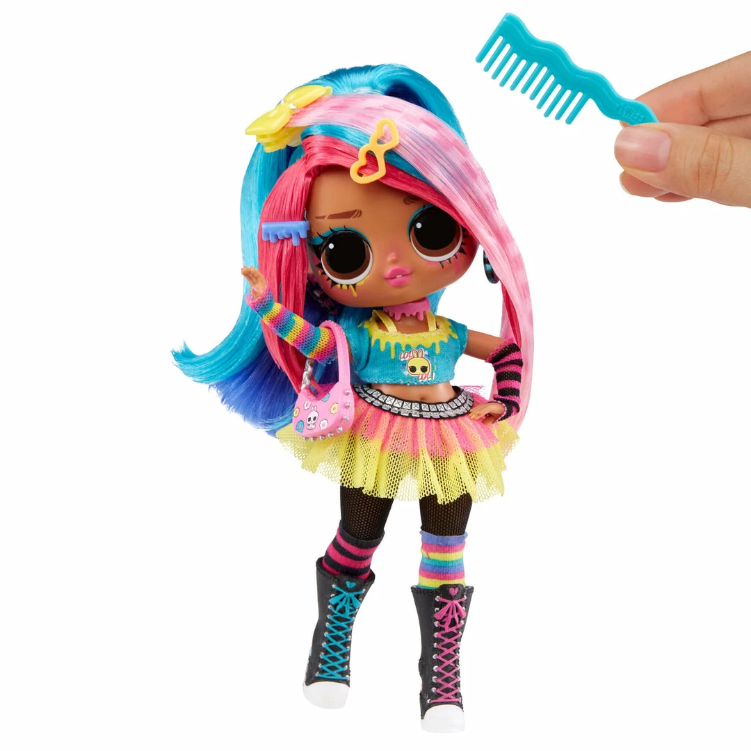 L.O.L. Surprise! Official Store LOL Surprise Tween Series 3 Fashion Doll Emma Emo With 15 Surprises 4 L.O.L. Surprise! Official Store LOL Surprise Tween Series 3 Fashion Doll Emma Emo With 15 Surprises